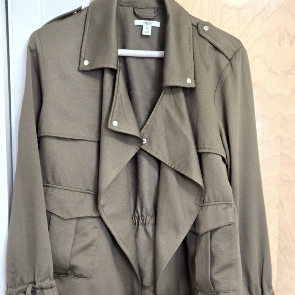 Bar III Sheek and cute army green jacket